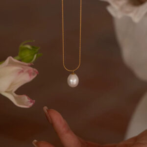 Pearl Necklace Girls Vintage ins Simple Chain Neck Snake Bone Chain Gift